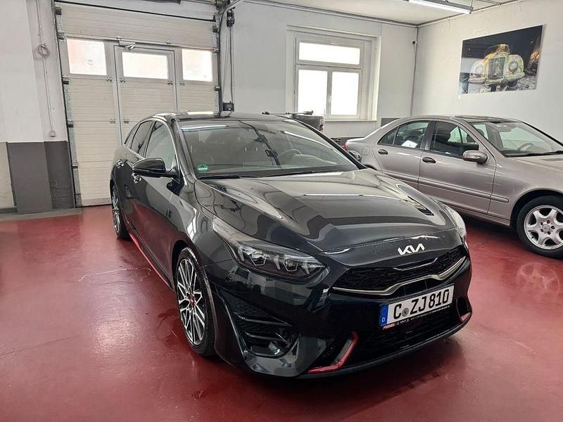 Schwarz Gebraucht 2023 Kia ProCeed GT Kleinwagen | 29.000 € (Fairer Preis) - Bild 1/4