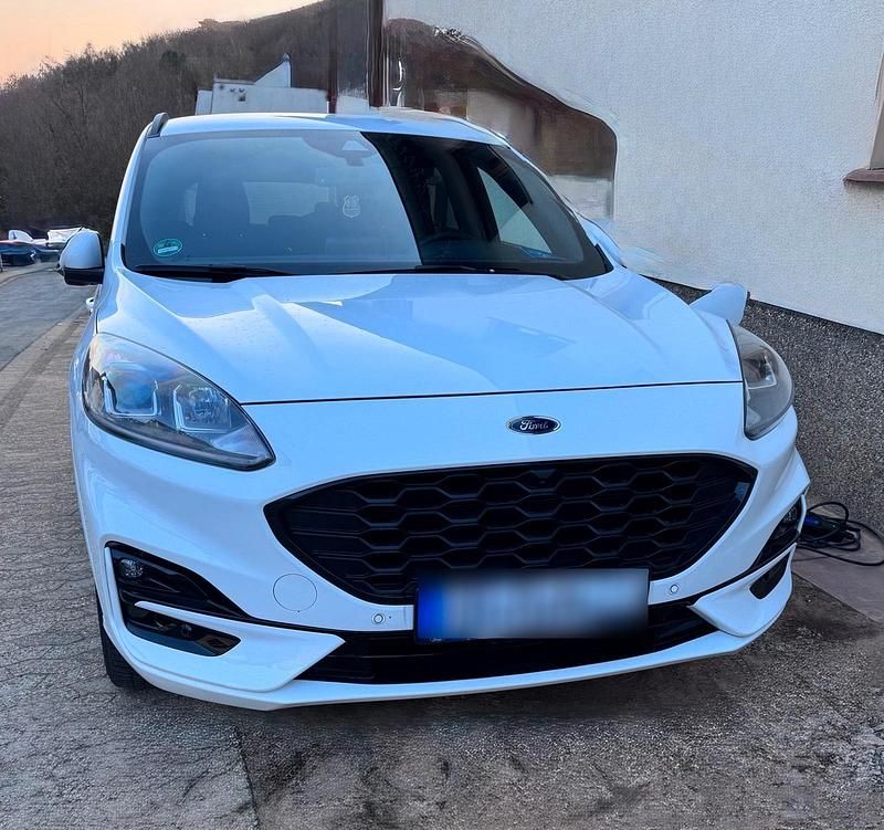 Gebraucht Ford Kuga ST-Line 225 PS (165 kW) 2023 Weiß SUV