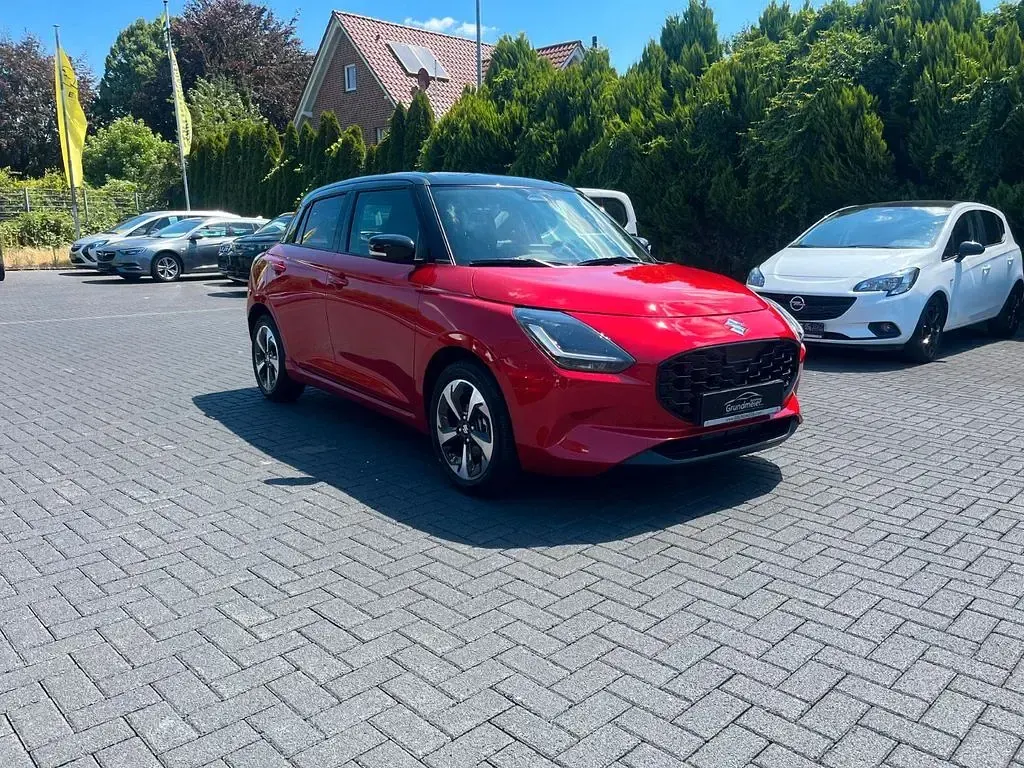 Neu Suzuki Swift Comfort+ 83 PS (61 kW) 2026 Burning red pear/black pearl Kleinwagen