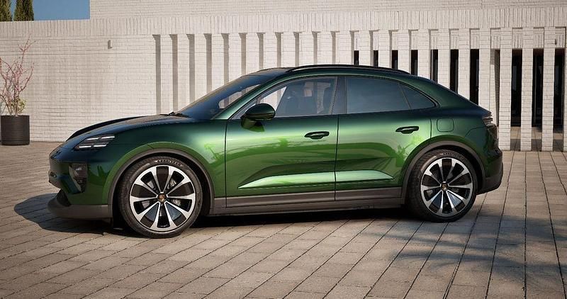 Grün Gebraucht 2025 Porsche Macan SUV | 99.500 € (Fairer Preis) - Bild 1/4