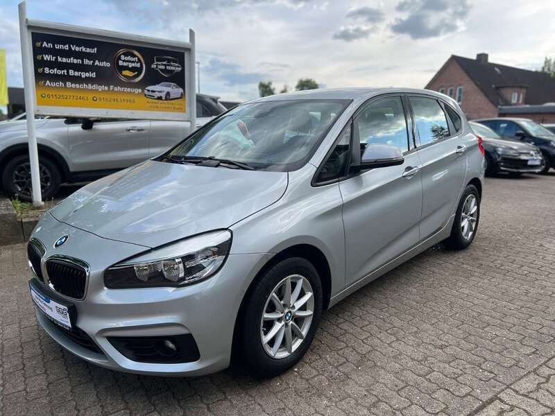 Glaciersilber metallic Gebraucht 2015 BMW 220 Limousine | 13.590 € (Fairer Preis) - Bild 1/4