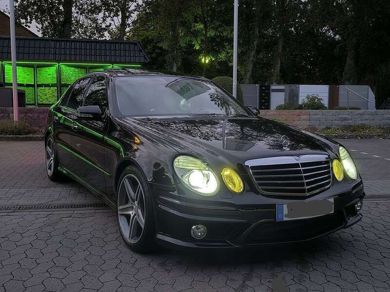 Schwarz Gebraucht 2007 Mercedes E500 Elegance Kombi | 14.990 € (Teuer) - Bild 1/4