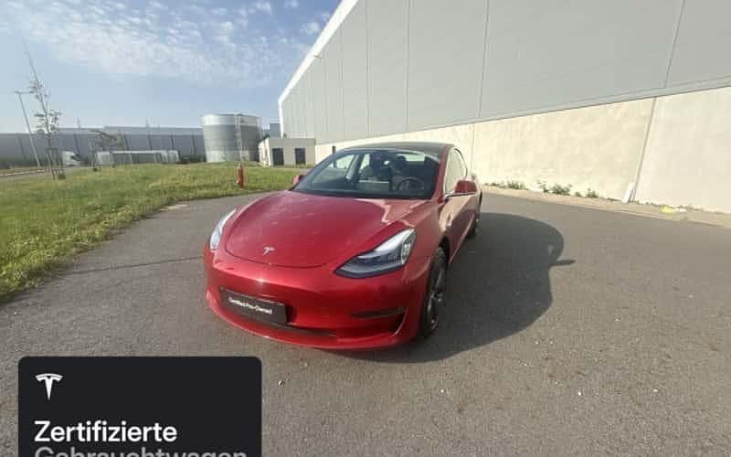 Rot Gebraucht 2020 Tesla Model 3 Long Range RWD Limousine | 26.900 € (Etwas zu teuer) - Bild 1/4