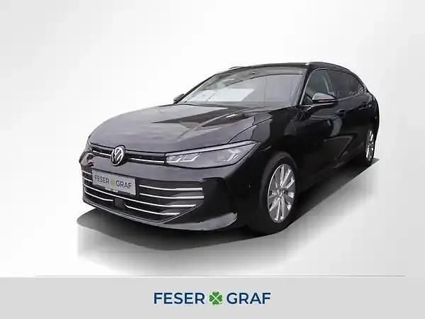 Grenadillschwarz metallic Neu 2025 VW Passat Kombi | 61.390 € - Bild 1/4