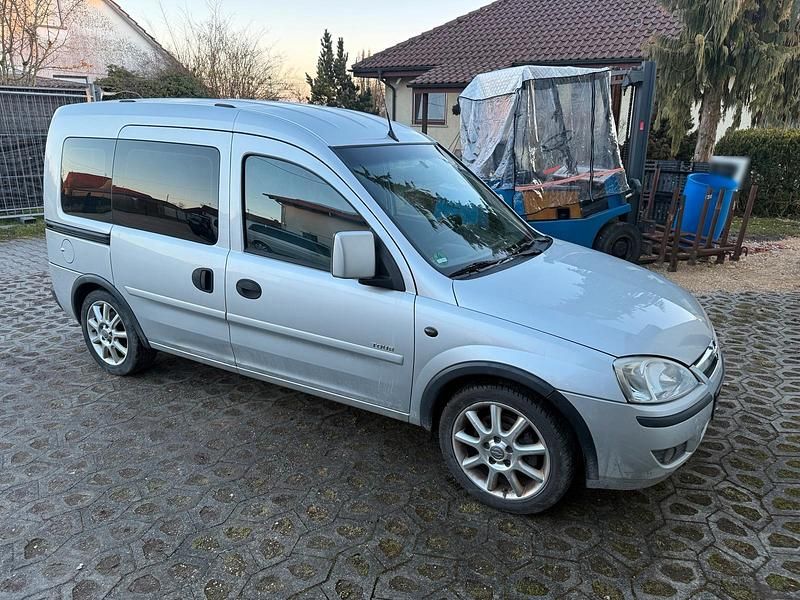Gebraucht Opel Combo 101 PS (74 kW) 2005 Silber Van / Kleinbus