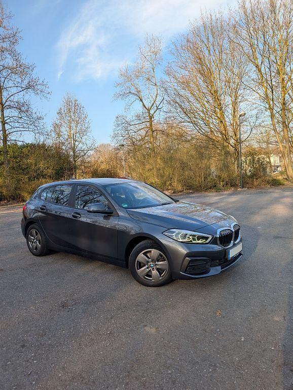 Gebraucht BMW 116 Advantage 116 PS (85 kW) 2020 Grau Kleinwagen