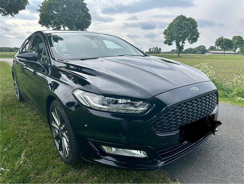 Gebraucht Ford Mondeo Vignale 240 PS (176 kW) 2018 Schwarz Limousine