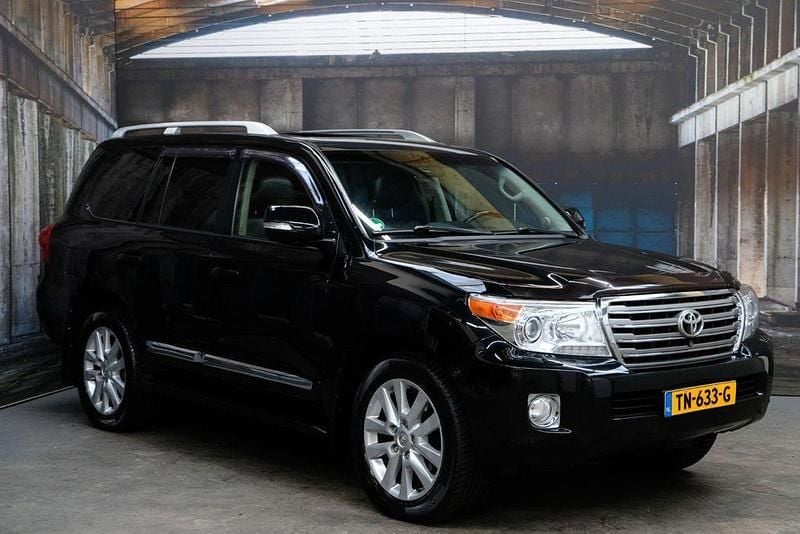 Schwarz Gebraucht 2012 Toyota Land Cruiser V8 Executive SUV | 29.950 € - Bild 1/4