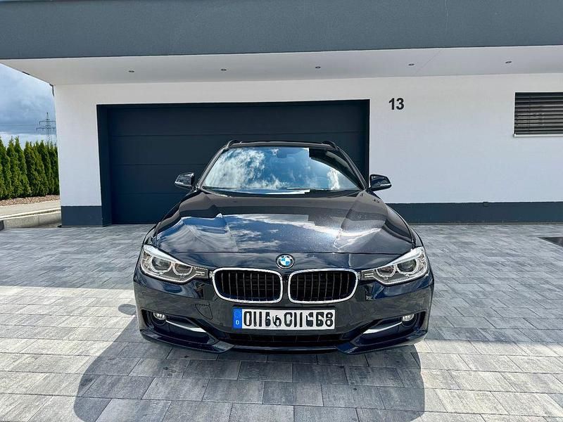 Schwarz Gebraucht 2013 BMW 316 Sport Line Kombi | 8.999 € (Fairer Preis) - Bild 1/4