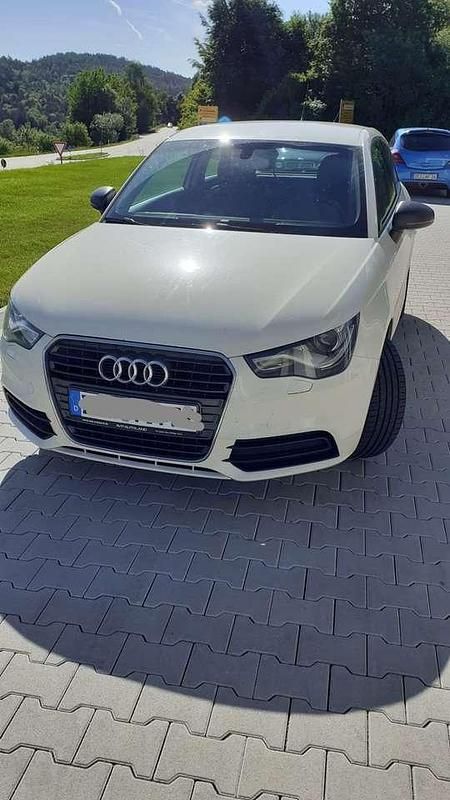 Gebraucht Audi A1 Ambition 86 PS (63 kW) 2011 Weiß Kleinwagen