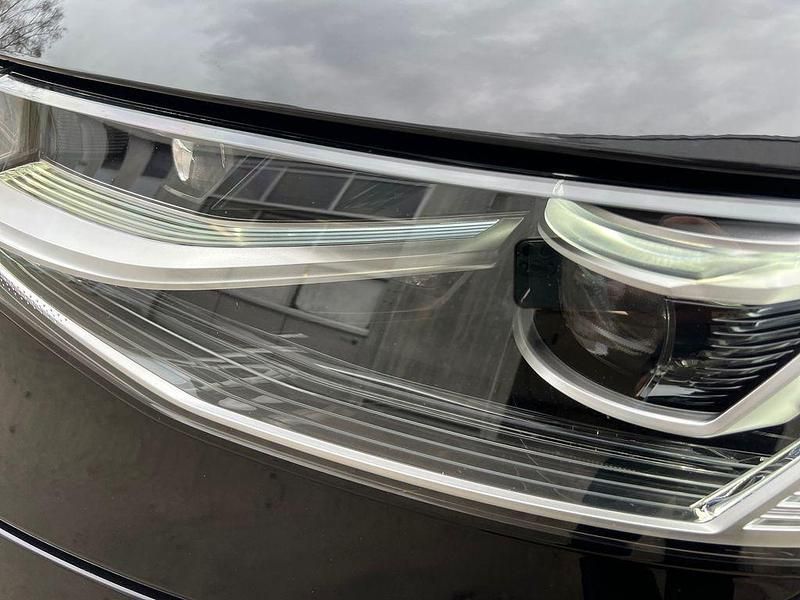 Second-hand VW Multivan Style 150 CP (110 kW) 2021 Negru Monovolum