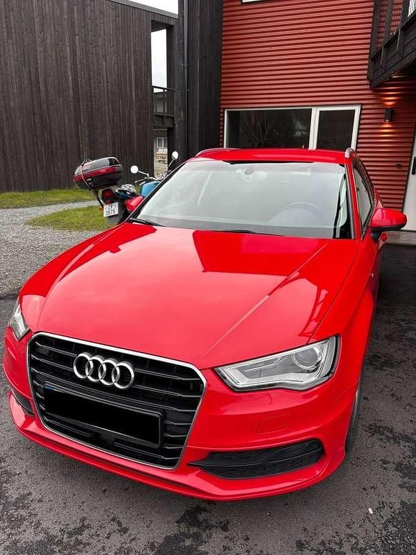 Gebraucht Audi A3 Ambition 150 PS (110 kW) 2015 Rot Limousine