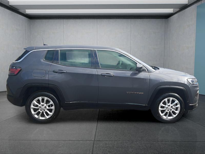 Second-hand Jeep Compass 131 CP (96 kW) 2024 Gri SUV