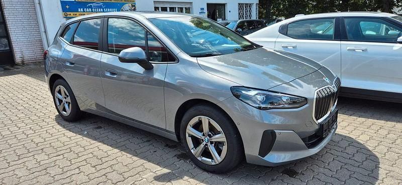 Grau Gebraucht 2023 BMW 218 Sport Line Kombi | 28.600 € (Fairer Preis) - Bild 1/4