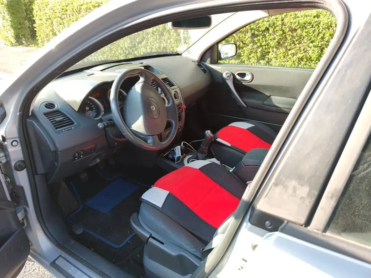 Gebraucht Renault Mégane 100 PS (73 kW) 2001 Beige Kleinwagen