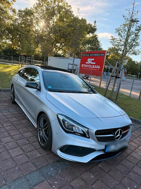 Silber Gebraucht 2017 Mercedes CLA220 Limousine | 20.999 € (Teuer) - Bild 1/4