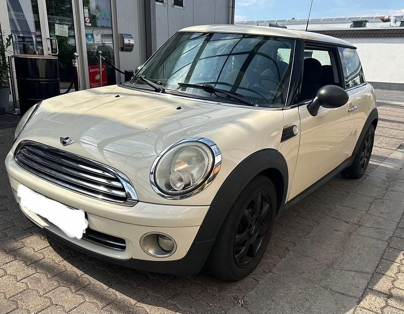 Weiß Gebraucht 2009 Mini ONE Kleinwagen | 2.300 € (Guter Preis) - Bild 1/4