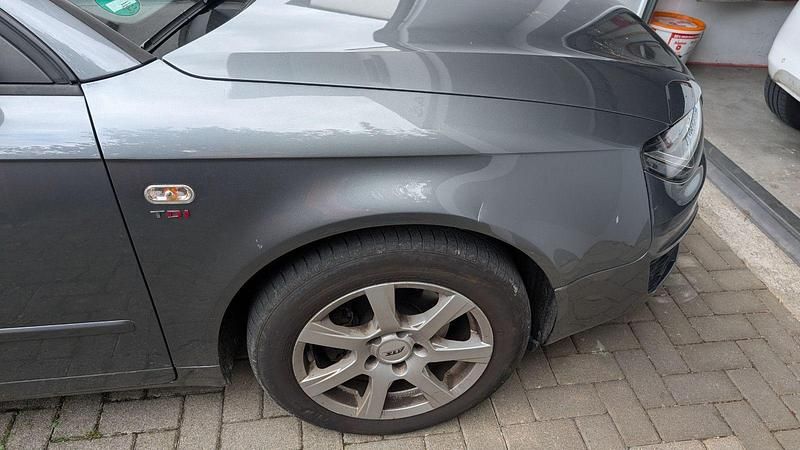 Grau Gebraucht 2012 Seat Exeo Ecomotive Kombi | 3.100 € (Fairer Preis) - Bild 1/4