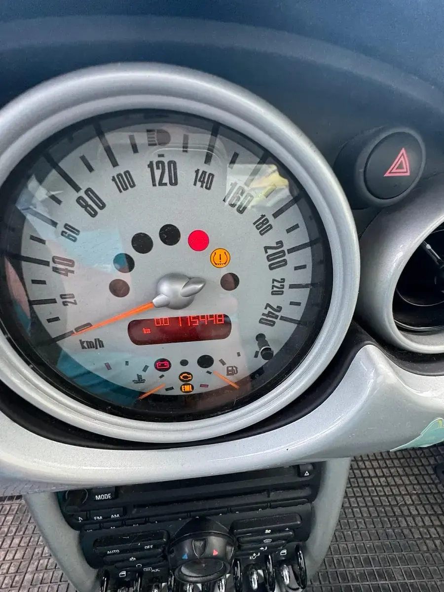Gebraucht Mini Cooper 115 PS (84 kW) 2002 Schwarz Kleinwagen