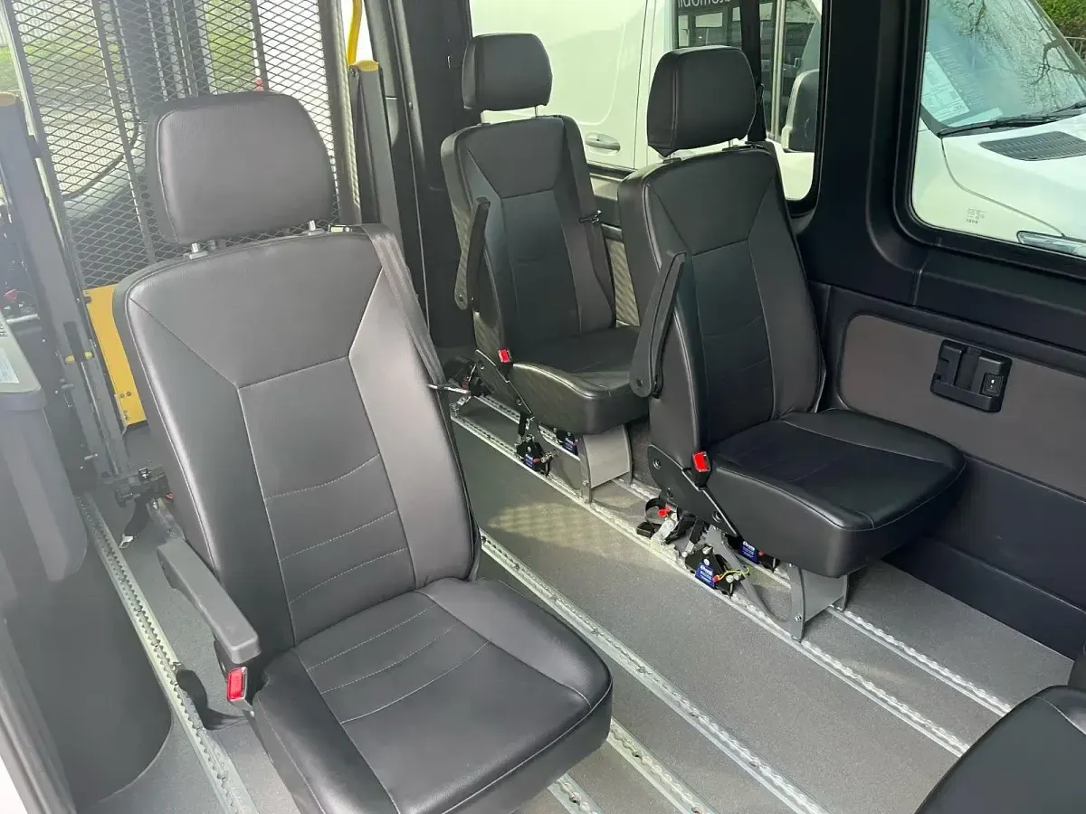 Używany Mercedes Sprinter 190 KM (139 kW) 2020 Biały Van