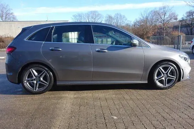 Gebraucht Mercedes B220 AMG 190 PS (139 kW) 2022 Lack mountaingrau Kleinwagen