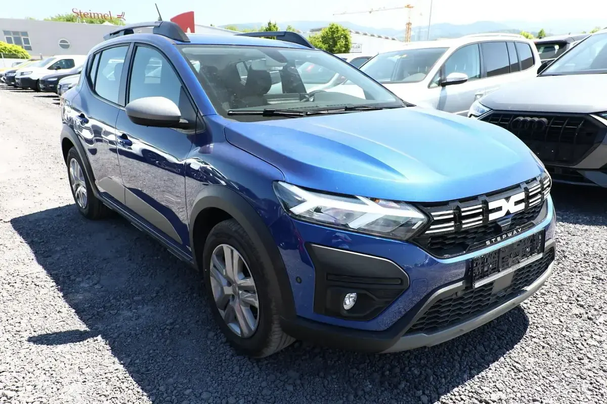 Gebraucht Dacia Sandero Expression 91 PS (66 kW) 2023 Iron blau metallic SUV