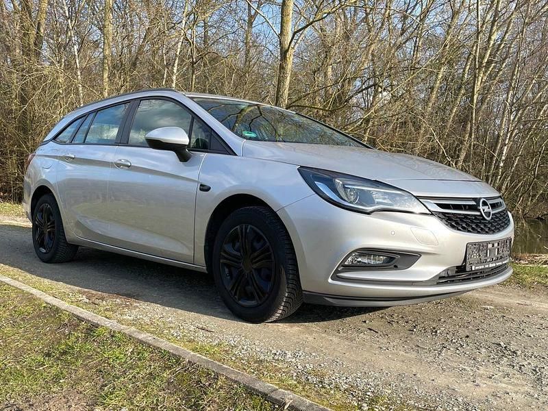 Gebraucht Opel Astra Edition 136 PS (100 kW) 2016 Silber Kombi