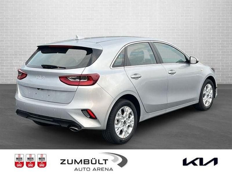 Gebraucht Kia Ceed Comfort 101 PS (74 kW) 2025 Silber ((kcs) sparkling silver m (silber)) Kleinwagen