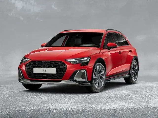 Second-hand Audi A3 204 CP (150 kW) 2025 Roșu Berlinǎ