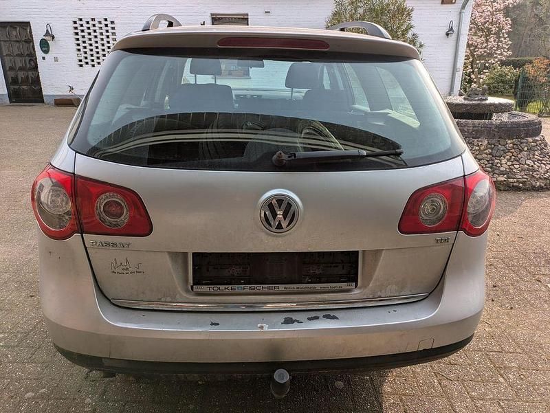 Gebraucht VW Passat Individual 105 PS (77 kW) 2008 Silber Kombi