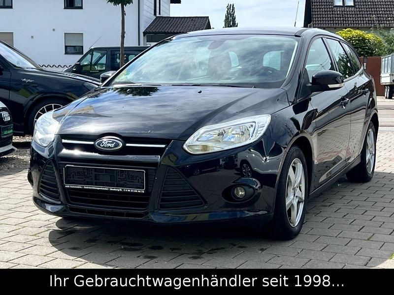 Schwarz Gebraucht 2014 Ford Focus Trend Kombi | 2.490 € (Superpreis) - Bild 1/4