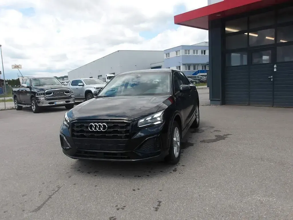 Gebraucht Audi Q2 110 PS (80 kW) 2023 Schwarz SUV