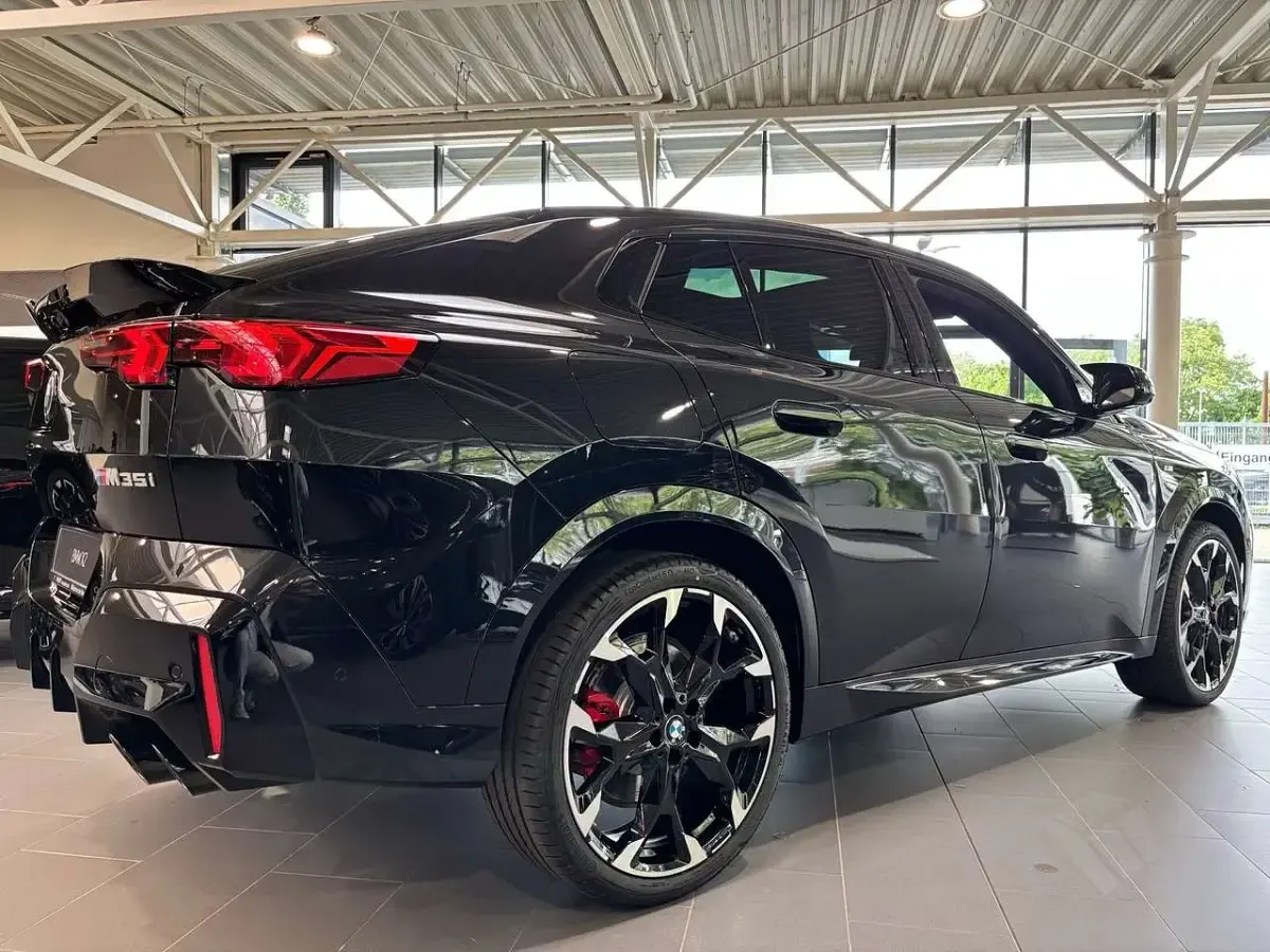 Neu BMW X2 Performance 300 PS (220 kW) 2026 Saphirschwarz SUV