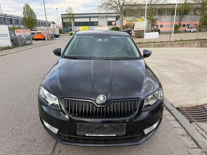 Usado Skoda Octavia Active 105 HP (77 kW) 2013 Preto Sedan