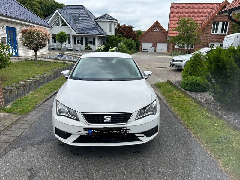 Weiß Gebraucht 2017 Seat Leon Style Limousine | 10.990 € (Fairer Preis) - Bild 1/4