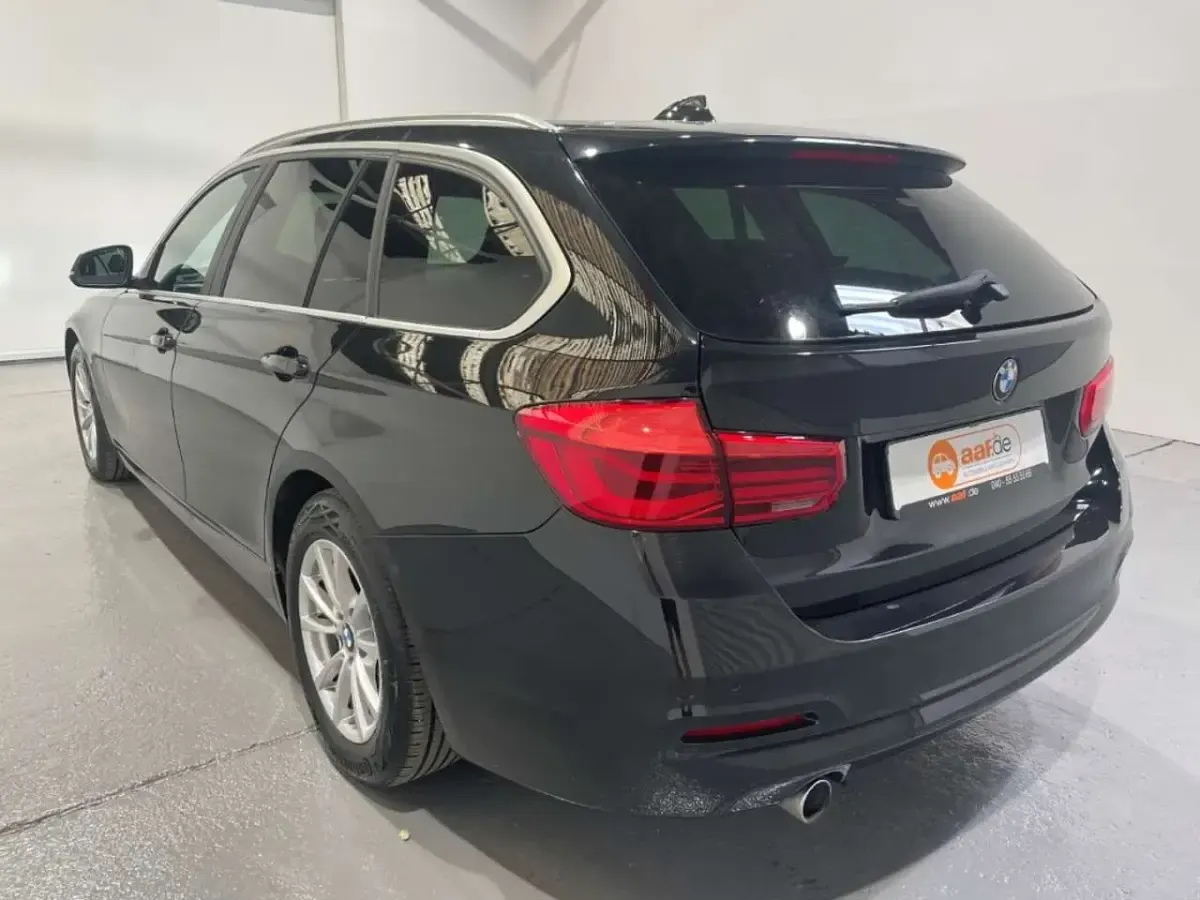 Gebraucht BMW 318 Advantage 150 PS (110 kW) 2018 Schwarz Kombi