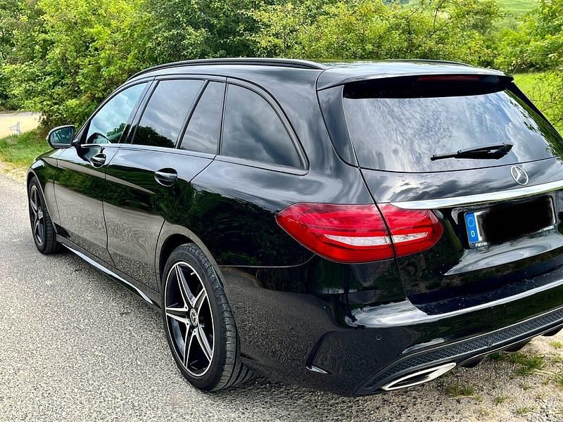 Gebraucht Mercedes 250 AMG line 211 PS (155 kW) 2018 Schwarz Kombi
