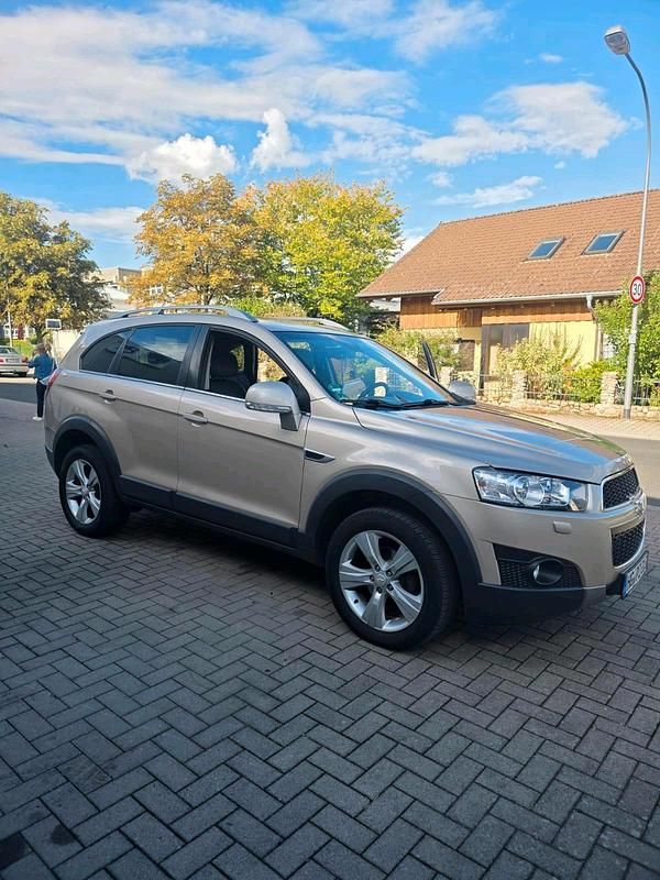 Gold Gebraucht 2012 Chevrolet Captiva SUV | 5.000 € (Superpreis) - Bild 1/4