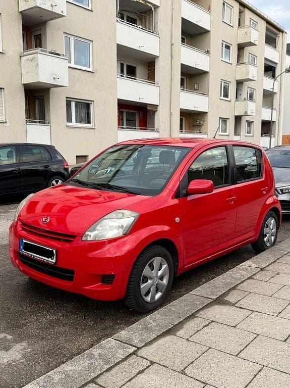 Gebraucht Daihatsu Sirion 69 PS (50 kW) 2008 Rot Kleinwagen