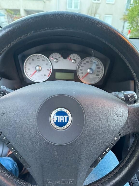 Second-hand Fiat Stilo 105 CP (77 kW) 2006 Albastru Berlinǎ
