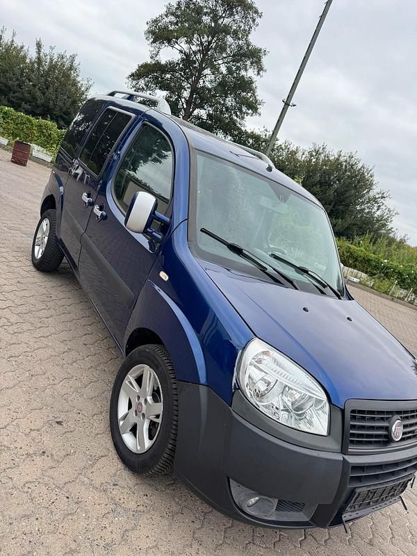 Blau Gebraucht 2009 Fiat Doblò Van / Kleinbus | 1.600 € (Guter Preis) - Bild 1/4