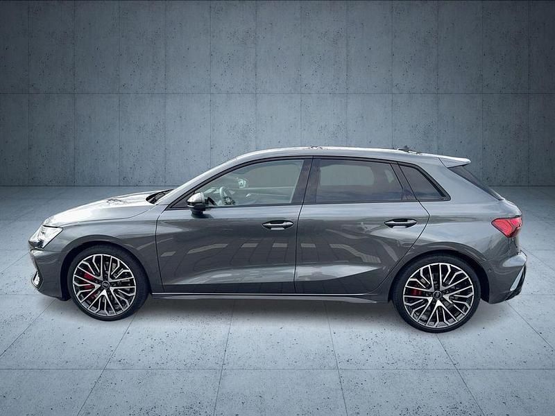 Gebraucht Audi S3 Ambiente 333 PS (244 kW) 2024 Daytonagrau perleffekt Limousine