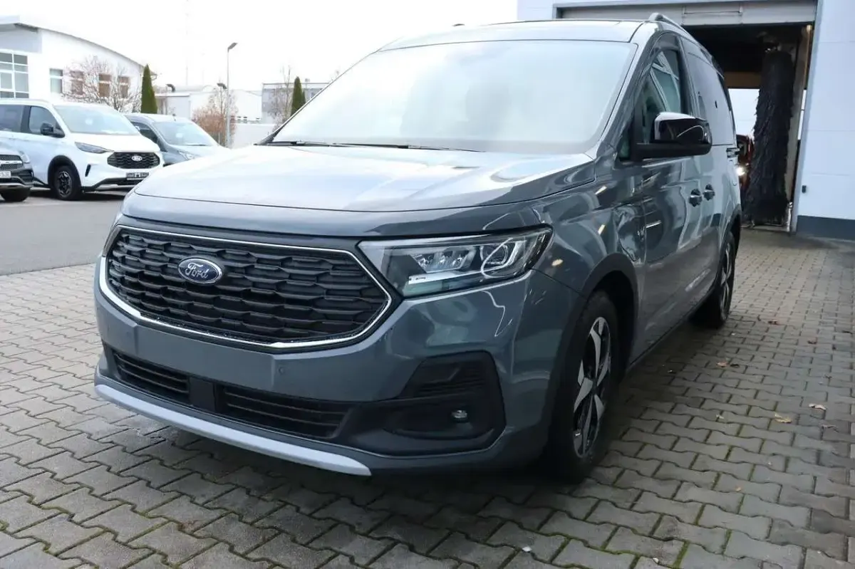 Neu Ford Grand Tourneo Connect Active 150 PS (110 kW) 2026 Frozen white Van / Kleinbus