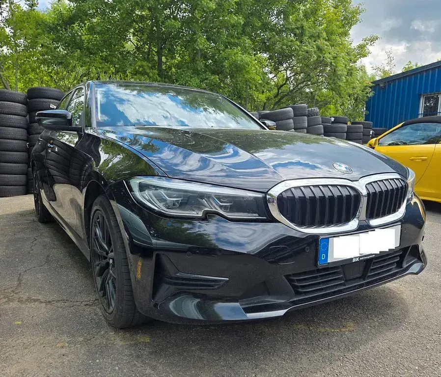 Używany BMW 318 150 KM (110 kW) 2019 Czarny Sedan/Limuzyna