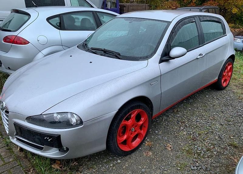 Silber Gebraucht 2008 Alfa Romeo 147 Kleinwagen | 3.800 € (Teuer) - Bild 1/4