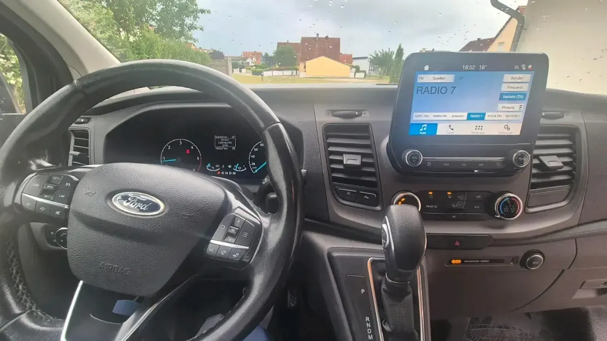 Gebraucht Ford Transit Custom 131 PS (96 kW) 2018 Schwarz Van / Kleinbus