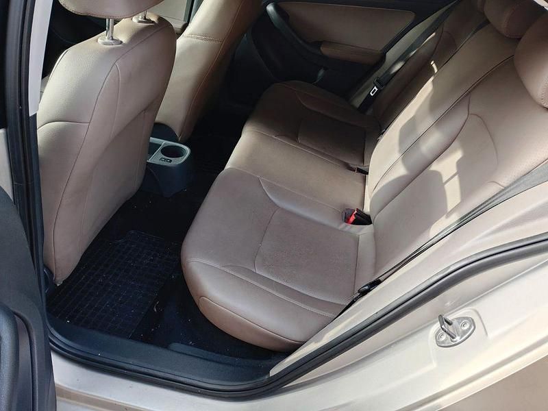 Gebraucht VW Jetta Comfortline 122 PS (89 kW) 2013 Grau Limousine