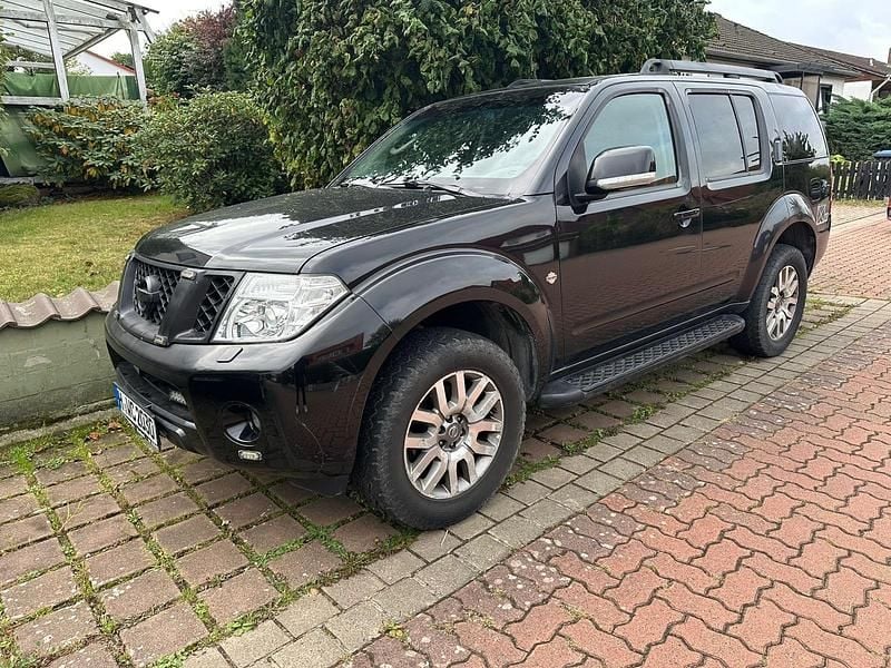 Schwarz Gebraucht 2014 Nissan Pathfinder SUV | 6.900 € (Superpreis) - Bild 1/4