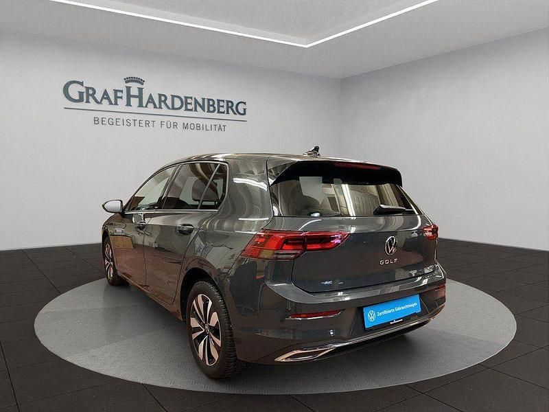 Gebraucht VW Golf VIII Move 110 PS (80 kW) 2024 Grau Limousine