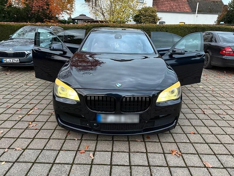 Gebraucht BMW 740 M Sport 306 PS (225 kW) 2010 Schwarz Limousine